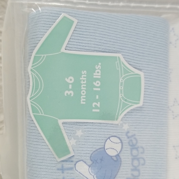 Gerber long sleeve onesies 4 pack BRAND NEW in original package 3 to 6 months - Picture 2 of 6